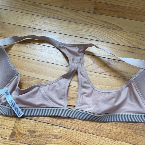 Victoria Secret Sports Bra - Picture 2 of 4